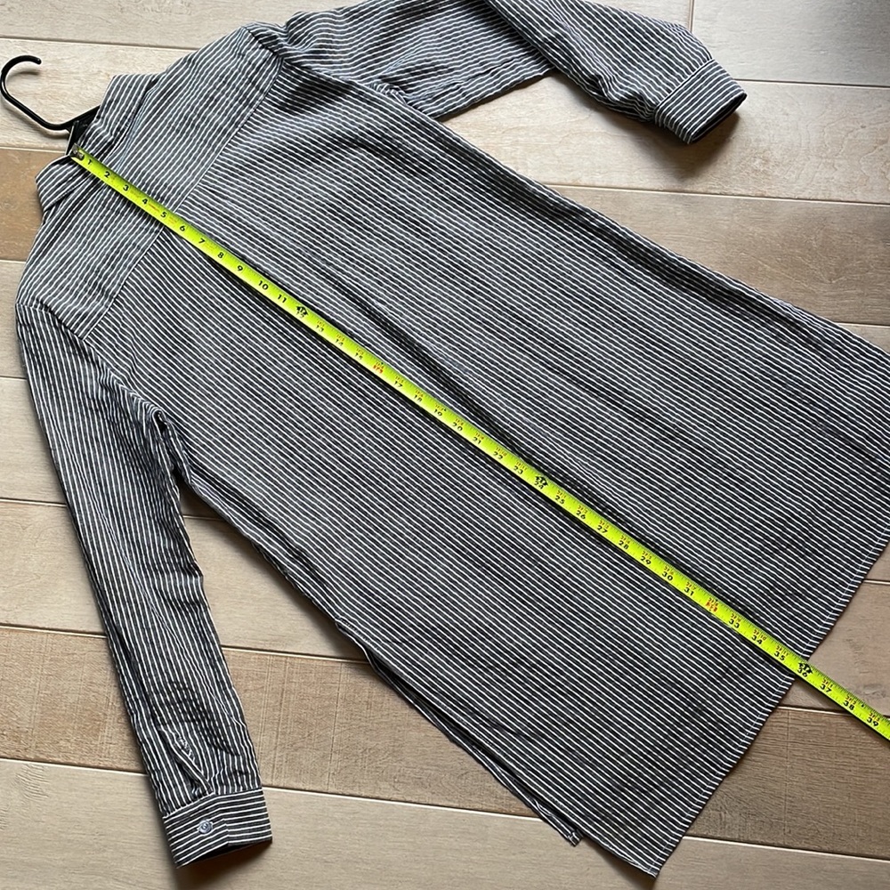 Button down side slit tunic - Picture 7 of 8